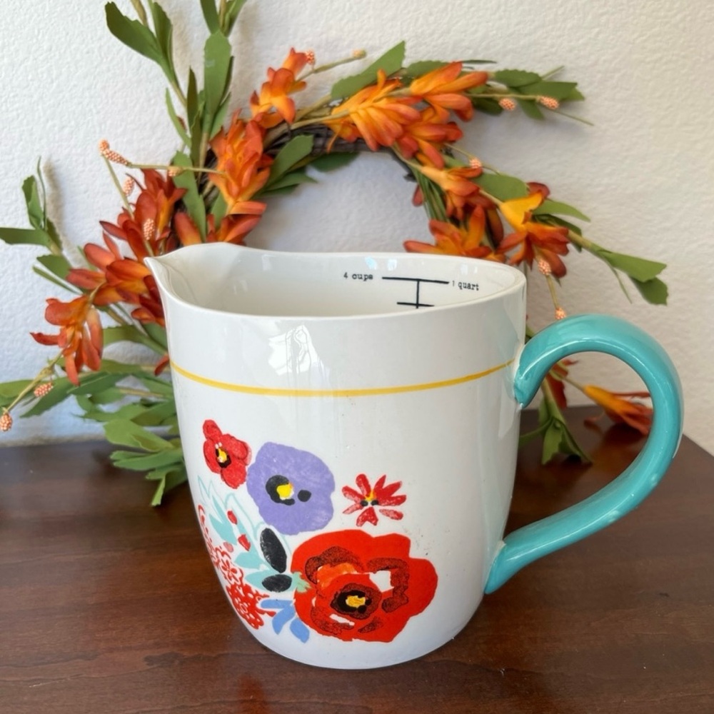 PIONEER WOMAN 4 cup/ 1 quart measuring jug, no chips or scratches